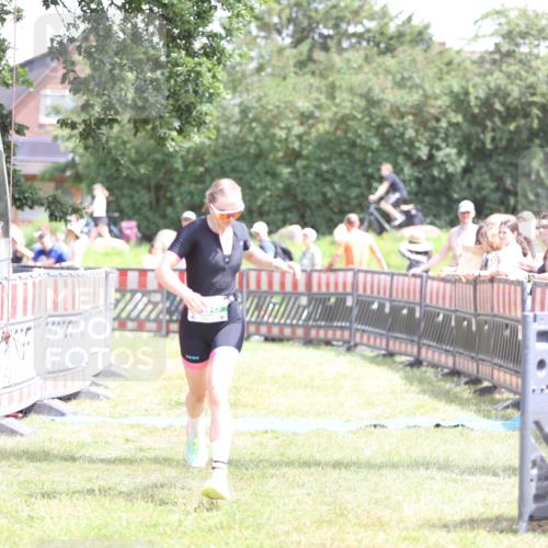 21.06.2026 - 29. Vierlanden-Triathlon Andreas Tolksdorf http://msf.ph/oto/9892566 21.06.2026 13:44:42 Ziel 754, 848, 754, 848 meine-sportfotos.de