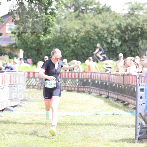 21.06.2026 - 29. Vierlanden-Triathlon Andreas Tolksdorf http://msf.ph/oto/9892567 21.06.2026 13:44:43 Ziel 754, 848, 754, 848 meine-sportfotos.de