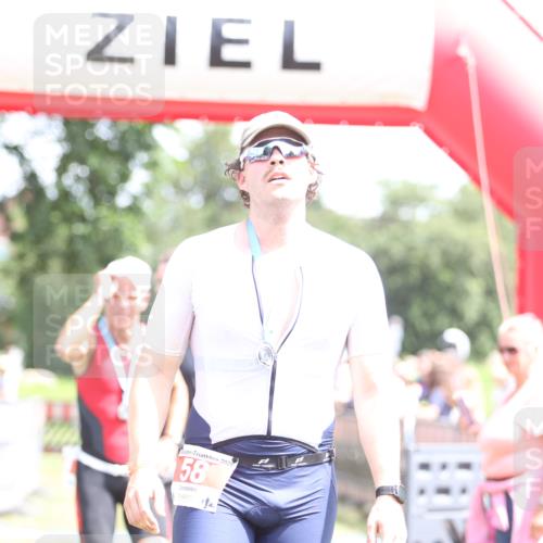 21.06.2026 - 29. Vierlanden-Triathlon Andreas Tolksdorf http://msf.ph/oto/9892581 21.06.2026 13:45:22 Ziel  meine-sportfotos.de