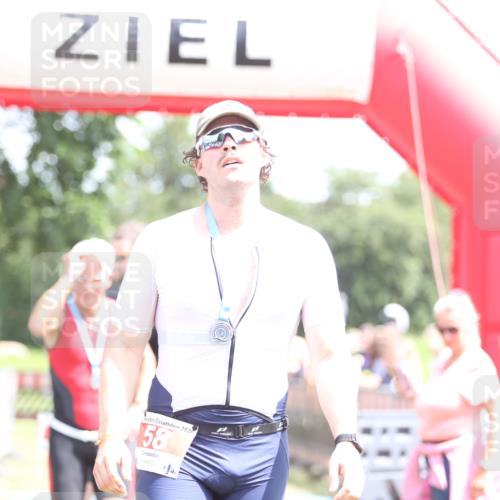 21.06.2026 - 29. Vierlanden-Triathlon Andreas Tolksdorf http://msf.ph/oto/9892583 21.06.2026 13:45:22 Ziel  meine-sportfotos.de