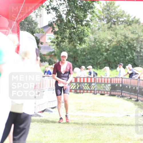 21.06.2026 - 29. Vierlanden-Triathlon Andreas Tolksdorf http://msf.ph/oto/9892596 21.06.2026 13:45:40 Ziel 101, 126, 101, 126 meine-sportfotos.de