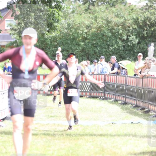 21.06.2026 - 29. Vierlanden-Triathlon Andreas Tolksdorf http://msf.ph/oto/9892601 21.06.2026 13:45:49 Ziel 101, 750, 101, 750 meine-sportfotos.de