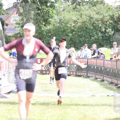 21.06.2026 - 29. Vierlanden-Triathlon Andreas Tolksdorf http://msf.ph/oto/9892604 21.06.2026 13:45:49 Ziel 101, 750, 101, 750 meine-sportfotos.de