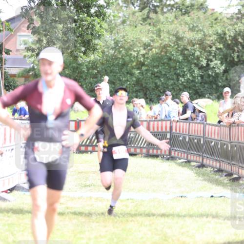 21.06.2026 - 29. Vierlanden-Triathlon Andreas Tolksdorf http://msf.ph/oto/9892607 21.06.2026 13:45:49 Ziel 101, 750, 101, 750 meine-sportfotos.de