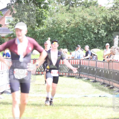 21.06.2026 - 29. Vierlanden-Triathlon Andreas Tolksdorf http://msf.ph/oto/9892609 21.06.2026 13:45:49 Ziel 101, 750, 101, 750 meine-sportfotos.de