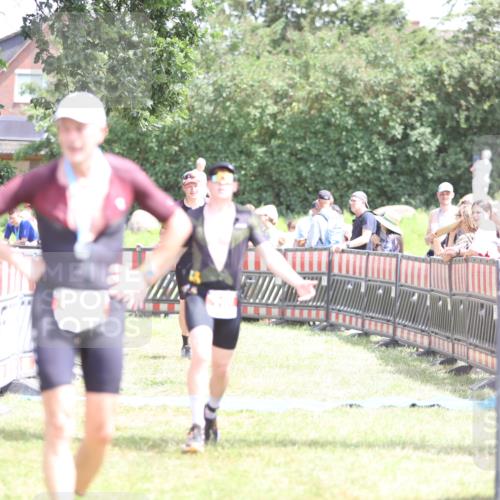 21.06.2026 - 29. Vierlanden-Triathlon Andreas Tolksdorf http://msf.ph/oto/9892610 21.06.2026 13:45:50 Ziel 101, 259, 750, 101, 259, 750 meine-sportfotos.de