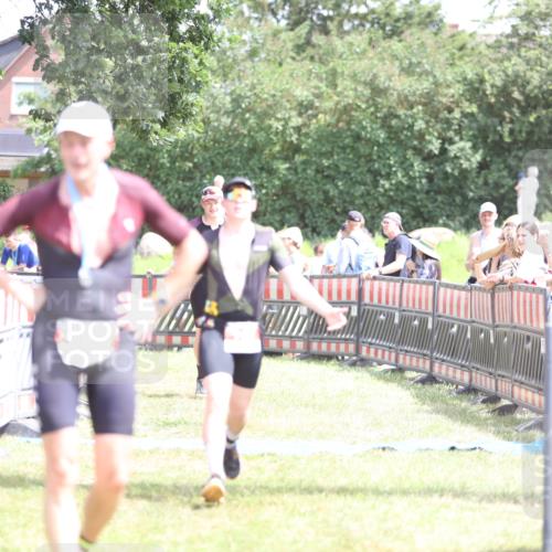 21.06.2026 - 29. Vierlanden-Triathlon Andreas Tolksdorf http://msf.ph/oto/9892611 21.06.2026 13:45:50 Ziel 101, 259, 750, 101, 259, 750 meine-sportfotos.de