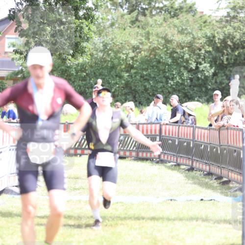21.06.2026 - 29. Vierlanden-Triathlon Andreas Tolksdorf http://msf.ph/oto/9892614 21.06.2026 13:45:50 Ziel 101, 259, 750, 101, 259, 750 meine-sportfotos.de