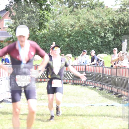 21.06.2026 - 29. Vierlanden-Triathlon Andreas Tolksdorf http://msf.ph/oto/9892615 21.06.2026 13:45:50 Ziel 101, 259, 750, 101, 259, 750 meine-sportfotos.de