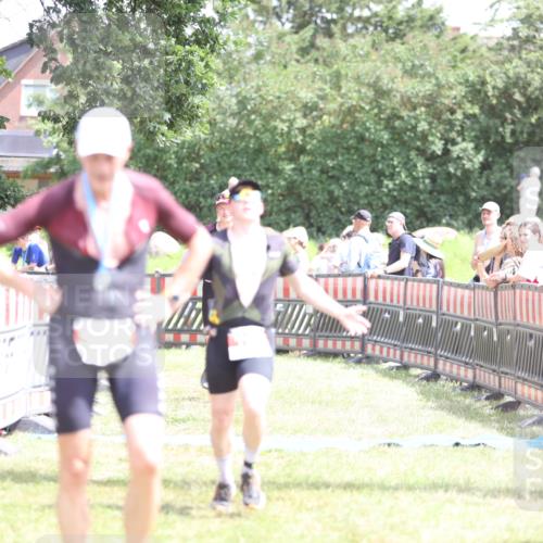 21.06.2026 - 29. Vierlanden-Triathlon Andreas Tolksdorf http://msf.ph/oto/9892616 21.06.2026 13:45:50 Ziel 101, 259, 750, 101, 259, 750 meine-sportfotos.de