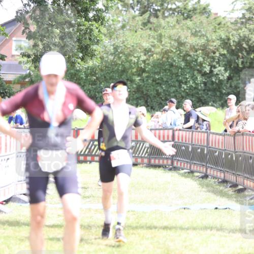21.06.2026 - 29. Vierlanden-Triathlon Andreas Tolksdorf http://msf.ph/oto/9892617 21.06.2026 13:45:50 Ziel 101, 259, 750, 101, 259, 750 meine-sportfotos.de