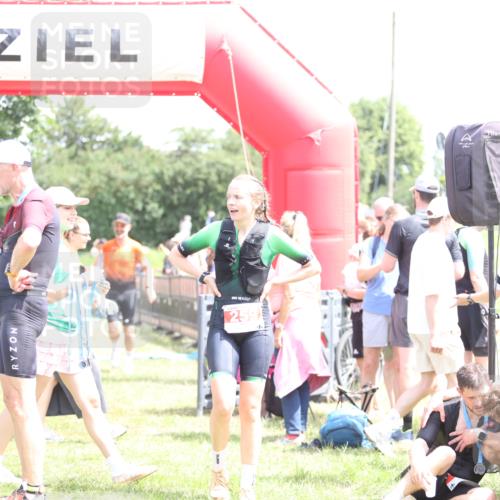 21.06.2026 - 29. Vierlanden-Triathlon Andreas Tolksdorf http://msf.ph/oto/9892623 21.06.2026 13:46:07 Ziel 283, 842, 283, 842 meine-sportfotos.de