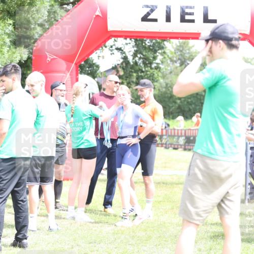 21.06.2026 - 29. Vierlanden-Triathlon Andreas Tolksdorf http://msf.ph/oto/9892629 21.06.2026 13:46:23 Ziel 681, 840, 1047, 681, 840, 1047 meine-sportfotos.de