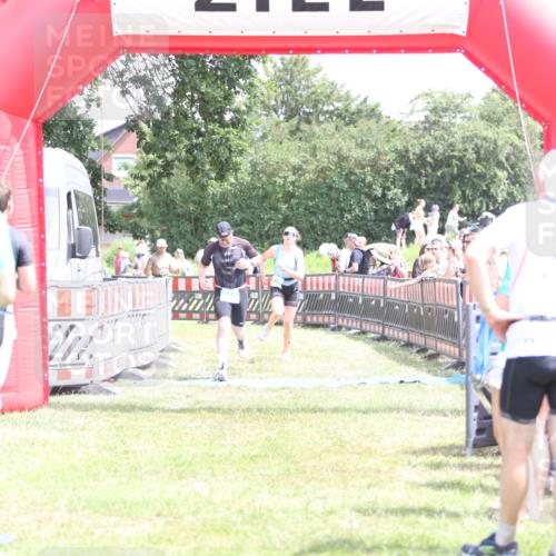 21.06.2026 - 29. Vierlanden-Triathlon Andreas Tolksdorf http://msf.ph/oto/9892637 21.06.2026 13:47:34 Ziel 669, 833, 1065, 669, 833, 1065 meine-sportfotos.de