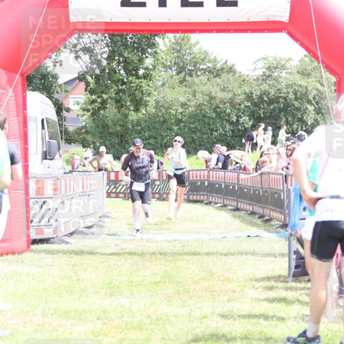 21.06.2026 - 29. Vierlanden-Triathlon Andreas Tolksdorf http://msf.ph/oto/9892639 21.06.2026 13:47:34 Ziel 669, 833, 1065, 669, 833, 1065 meine-sportfotos.de