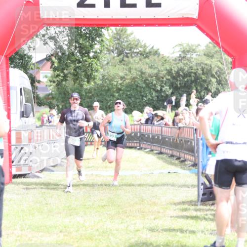 21.06.2026 - 29. Vierlanden-Triathlon Andreas Tolksdorf http://msf.ph/oto/9892648 21.06.2026 13:47:35 Ziel 669, 833, 1065, 669, 833, 1065 meine-sportfotos.de