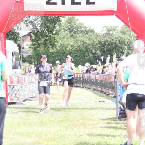 21.06.2026 - 29. Vierlanden-Triathlon Andreas Tolksdorf http://msf.ph/oto/9892650 21.06.2026 13:47:35 Ziel 669, 833, 1065, 669, 833, 1065 meine-sportfotos.de