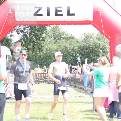 21.06.2026 - 29. Vierlanden-Triathlon Andreas Tolksdorf http://msf.ph/oto/9892652 21.06.2026 13:47:39 Ziel 669, 833, 1065, 669, 833, 1065 meine-sportfotos.de