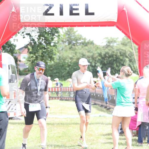 21.06.2026 - 29. Vierlanden-Triathlon Andreas Tolksdorf http://msf.ph/oto/9892655 21.06.2026 13:47:40 Ziel 669, 833, 1065, 669, 833, 1065 meine-sportfotos.de