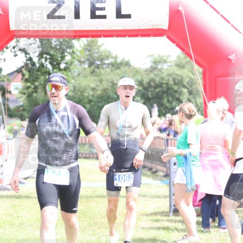 21.06.2026 - 29. Vierlanden-Triathlon Andreas Tolksdorf http://msf.ph/oto/9892658 21.06.2026 13:47:41 Ziel 833, 1065, 833, 1065 meine-sportfotos.de