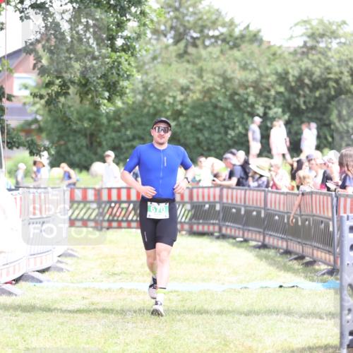 21.06.2026 - 29. Vierlanden-Triathlon Andreas Tolksdorf http://msf.ph/oto/9892666 21.06.2026 13:47:59 Ziel 87, 670, 87, 670 meine-sportfotos.de