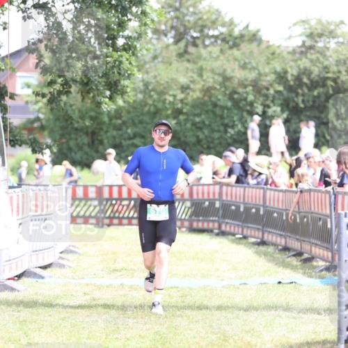 21.06.2026 - 29. Vierlanden-Triathlon Andreas Tolksdorf http://msf.ph/oto/9892667 21.06.2026 13:47:59 Ziel 87, 670, 87, 670 meine-sportfotos.de