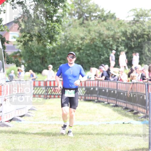 21.06.2026 - 29. Vierlanden-Triathlon Andreas Tolksdorf http://msf.ph/oto/9892669 21.06.2026 13:47:59 Ziel 87, 670, 87, 670 meine-sportfotos.de