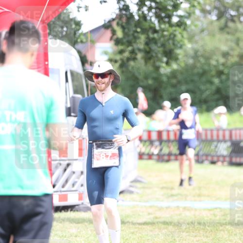 21.06.2026 - 29. Vierlanden-Triathlon Andreas Tolksdorf http://msf.ph/oto/9892677 21.06.2026 13:48:10 Ziel 64, 87, 806, 64, 87, 806 meine-sportfotos.de