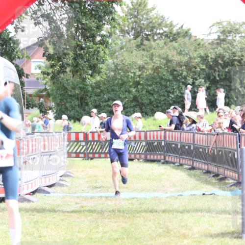 21.06.2026 - 29. Vierlanden-Triathlon Andreas Tolksdorf http://msf.ph/oto/9892679 21.06.2026 13:48:11 Ziel 64, 87, 806, 64, 87, 806 meine-sportfotos.de