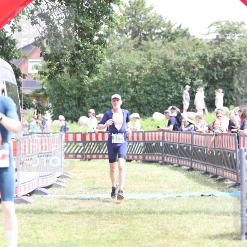 21.06.2026 - 29. Vierlanden-Triathlon Andreas Tolksdorf http://msf.ph/oto/9892682 21.06.2026 13:48:11 Ziel 64, 87, 806, 64, 87, 806 meine-sportfotos.de