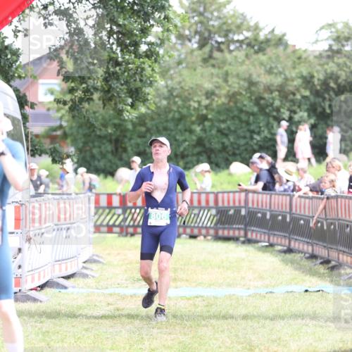 21.06.2026 - 29. Vierlanden-Triathlon Andreas Tolksdorf http://msf.ph/oto/9892688 21.06.2026 13:48:12 Ziel 64, 87, 806, 64, 87, 806 meine-sportfotos.de