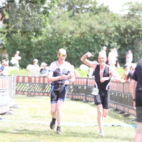 21.06.2026 - 29. Vierlanden-Triathlon Andreas Tolksdorf http://msf.ph/oto/9892693 21.06.2026 13:48:36 Ziel 768, 781, 889, 768, 781, 889 meine-sportfotos.de