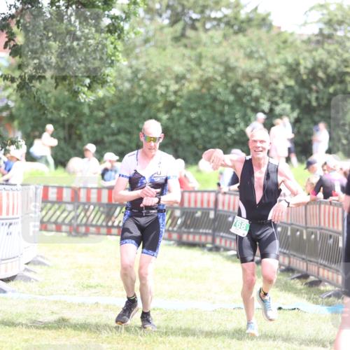 21.06.2026 - 29. Vierlanden-Triathlon Andreas Tolksdorf http://msf.ph/oto/9892695 21.06.2026 13:48:36 Ziel 768, 781, 889, 768, 781, 889 meine-sportfotos.de