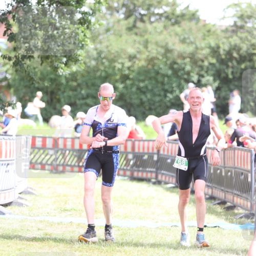 21.06.2026 - 29. Vierlanden-Triathlon Andreas Tolksdorf http://msf.ph/oto/9892697 21.06.2026 13:48:36 Ziel 768, 781, 889, 768, 781, 889 meine-sportfotos.de