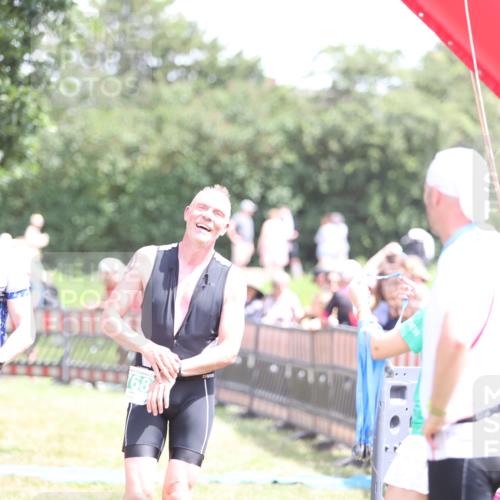 21.06.2026 - 29. Vierlanden-Triathlon Andreas Tolksdorf http://msf.ph/oto/9892704 21.06.2026 13:48:38 Ziel 768, 781, 889, 768, 781, 889 meine-sportfotos.de