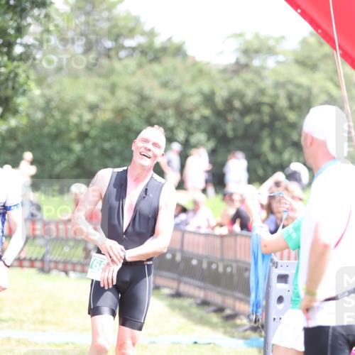 21.06.2026 - 29. Vierlanden-Triathlon Andreas Tolksdorf http://msf.ph/oto/9892705 21.06.2026 13:48:38 Ziel 768, 781, 889, 768, 781, 889 meine-sportfotos.de