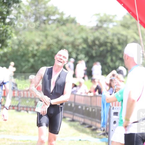 21.06.2026 - 29. Vierlanden-Triathlon Andreas Tolksdorf http://msf.ph/oto/9892706 21.06.2026 13:48:38 Ziel 768, 781, 889, 768, 781, 889 meine-sportfotos.de