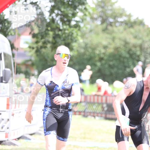 21.06.2026 - 29. Vierlanden-Triathlon Andreas Tolksdorf http://msf.ph/oto/9892709 21.06.2026 13:48:39 Ziel 768, 781, 889, 768, 781, 889 meine-sportfotos.de