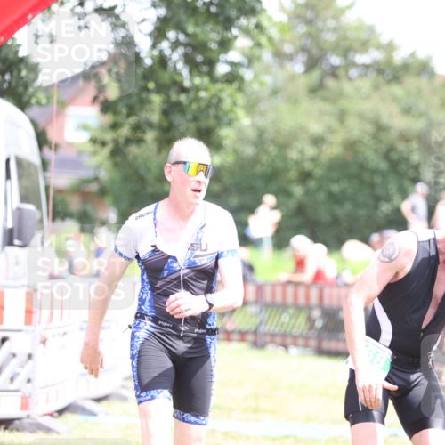 21.06.2026 - 29. Vierlanden-Triathlon Andreas Tolksdorf http://msf.ph/oto/9892710 21.06.2026 13:48:39 Ziel 768, 781, 889, 768, 781, 889 meine-sportfotos.de