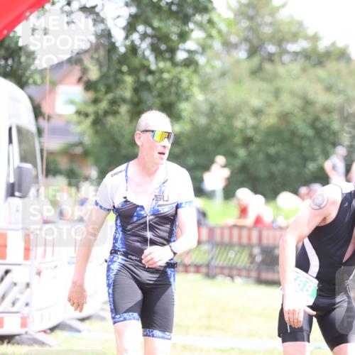 21.06.2026 - 29. Vierlanden-Triathlon Andreas Tolksdorf http://msf.ph/oto/9892711 21.06.2026 13:48:39 Ziel 768, 781, 889, 768, 781, 889 meine-sportfotos.de