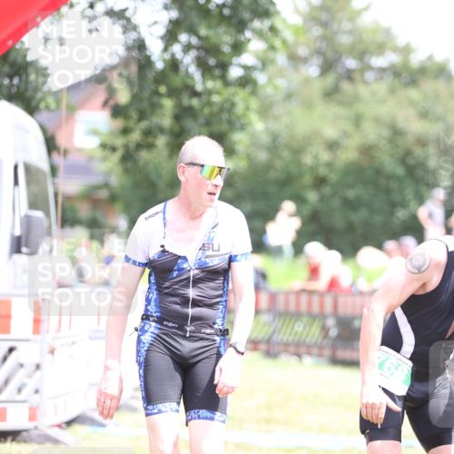 21.06.2026 - 29. Vierlanden-Triathlon Andreas Tolksdorf http://msf.ph/oto/9892713 21.06.2026 13:48:39 Ziel 768, 781, 889, 768, 781, 889 meine-sportfotos.de