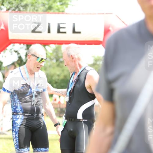 21.06.2026 - 29. Vierlanden-Triathlon Andreas Tolksdorf http://msf.ph/oto/9892720 21.06.2026 13:48:50 Ziel 889, 1040, 889, 1040 meine-sportfotos.de
