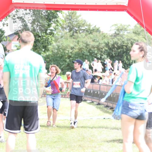 21.06.2026 - 29. Vierlanden-Triathlon Andreas Tolksdorf http://msf.ph/oto/9892725 21.06.2026 13:49:04 Ziel 292, 1045, 292, 1045 meine-sportfotos.de