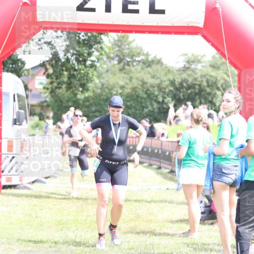 21.06.2026 - 29. Vierlanden-Triathlon Andreas Tolksdorf http://msf.ph/oto/9892752 21.06.2026 13:49:49 Ziel 280, 1056, 1063, 280, 1056, 1063 meine-sportfotos.de