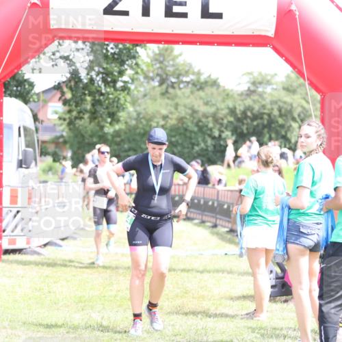 21.06.2026 - 29. Vierlanden-Triathlon Andreas Tolksdorf http://msf.ph/oto/9892753 21.06.2026 13:49:49 Ziel 280, 1056, 1063, 280, 1056, 1063 meine-sportfotos.de