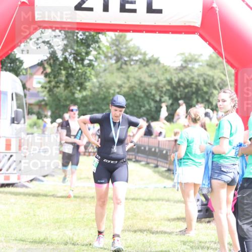21.06.2026 - 29. Vierlanden-Triathlon Andreas Tolksdorf http://msf.ph/oto/9892757 21.06.2026 13:49:49 Ziel 280, 1056, 1063, 280, 1056, 1063 meine-sportfotos.de