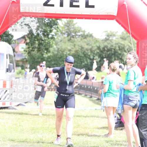 21.06.2026 - 29. Vierlanden-Triathlon Andreas Tolksdorf http://msf.ph/oto/9892758 21.06.2026 13:49:49 Ziel 280, 1056, 1063, 280, 1056, 1063 meine-sportfotos.de