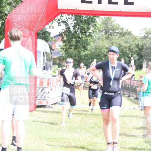 21.06.2026 - 29. Vierlanden-Triathlon Andreas Tolksdorf http://msf.ph/oto/9892763 21.06.2026 13:49:50 Ziel 280, 1056, 1063, 280, 1056, 1063 meine-sportfotos.de