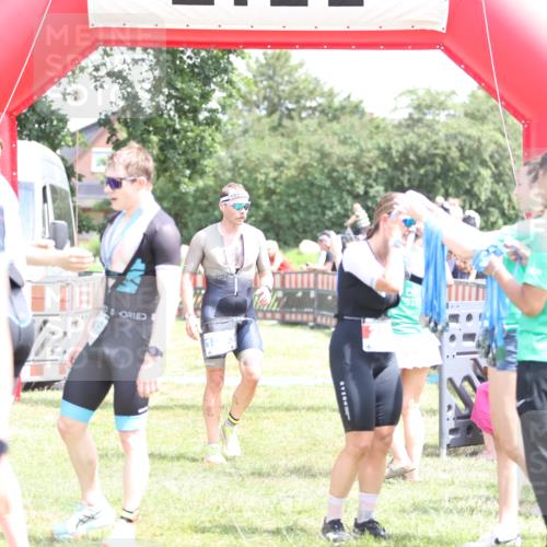 21.06.2026 - 29. Vierlanden-Triathlon Andreas Tolksdorf http://msf.ph/oto/9892779 21.06.2026 13:49:55 Ziel 280, 1063, 280, 1063 meine-sportfotos.de