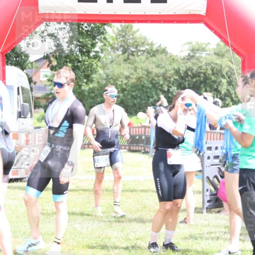 21.06.2026 - 29. Vierlanden-Triathlon Andreas Tolksdorf http://msf.ph/oto/9892781 21.06.2026 13:49:55 Ziel 280, 1063, 280, 1063 meine-sportfotos.de